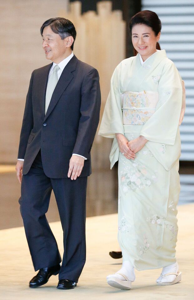 雅子さまはトルコのエルドアン大統領ご夫妻を皇居でお見送りする際、やさしい色合いの着物で（'19年7月）