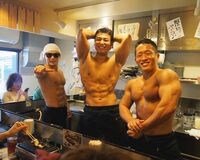 話題の異色アイドルが叱ってくれる、マッチョ肉屋オープン