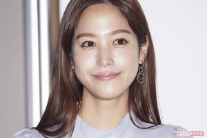 フリーアナウンサーの鷲見玲奈（2023年）