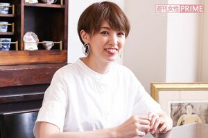 インタビューに答える南明奈