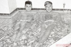 映画のロケ先となった山口県萩市にて、宍戸開と宍戸錠さん。錠さんが何ともうれしそう