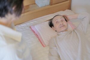 「葬儀する金がなかったから遺体を放置した」とよく報道されますが…（写真はイメージです）