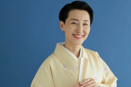 歌手と浪曲の二刀流で活動する澤雪絵