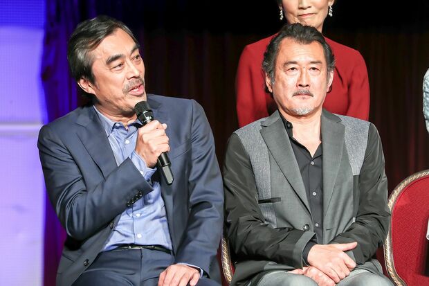 36年ぶりのオーディションを受けた吉田鋼太郎（右）