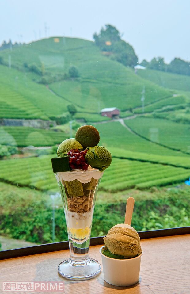 ダンダンカフェの絶品スイーツ！一面に広がる茶畑を見ながら召し上がれ（撮影／山田智絵）