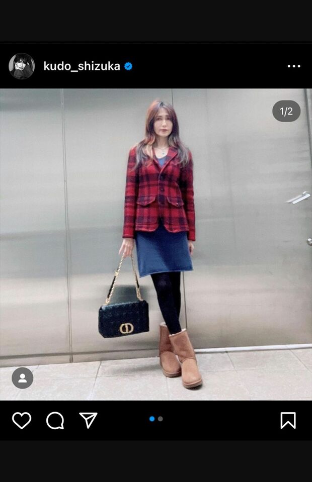「久々に見たムートンブーツで少し古い感じに。ローファーが合いそうです」（弓桁さん）（本人インスタグラムより）