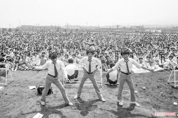 『3年B組金八先生』（'79年10月〜'80年3月）で人気者となった3人。『ただいま放課後』（'80年5月〜）のイベント（青空カーニバル）で“たのきんトリオ”という愛称が発表された（'80年5月）