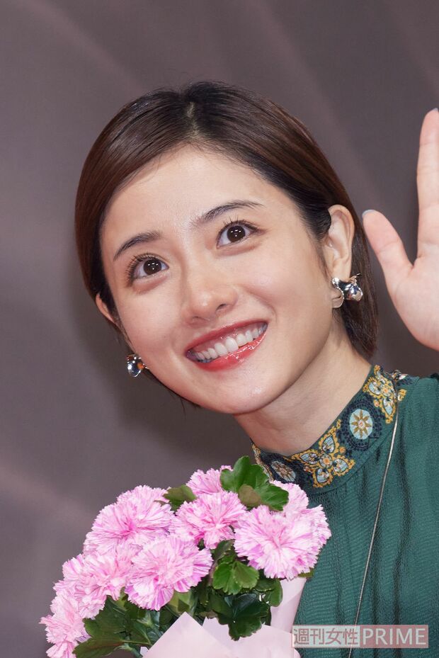 石原は4月に第1子出産を報告。相葉は10月に第1子の長男誕生を、二宮は11月に次女が誕生したことをそれぞれ報告した。ほかにも夏菜（33）、清野菜名（28）、蒼井優（37）らが第1子を出産。また大島優子（34）と新川優愛（28）が妊娠を発表しおめでたラッシュ。