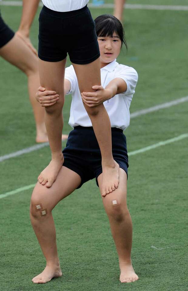 学習院初等科6年（’13年）組体操