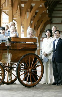 同年代の子どもたちがいるオランダ国王一家とも楽しく過ごされた愛子さま('06年8月)