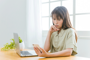 スマホやパソコンを一日中見ている人も少なくないのでは