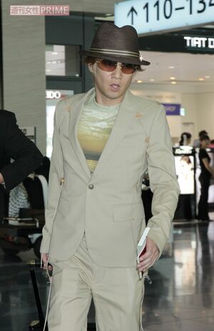 中居正広（2011年、羽田空港）