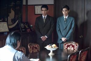 赤羽根の甥っ子で常子たちに嫌がらせをする酒井（写真・右）。そのやり口はどこまでエスカレートするのか（NHK提供）