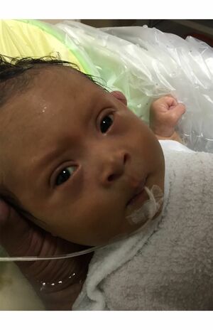 《10年前。不安でしかなかった第一子ダウン症出産。初めての子育て。何もかも初めてのこと。目まぐるしいほど色んなことが変化した10年でした》(美保さんのインスタグラムより)