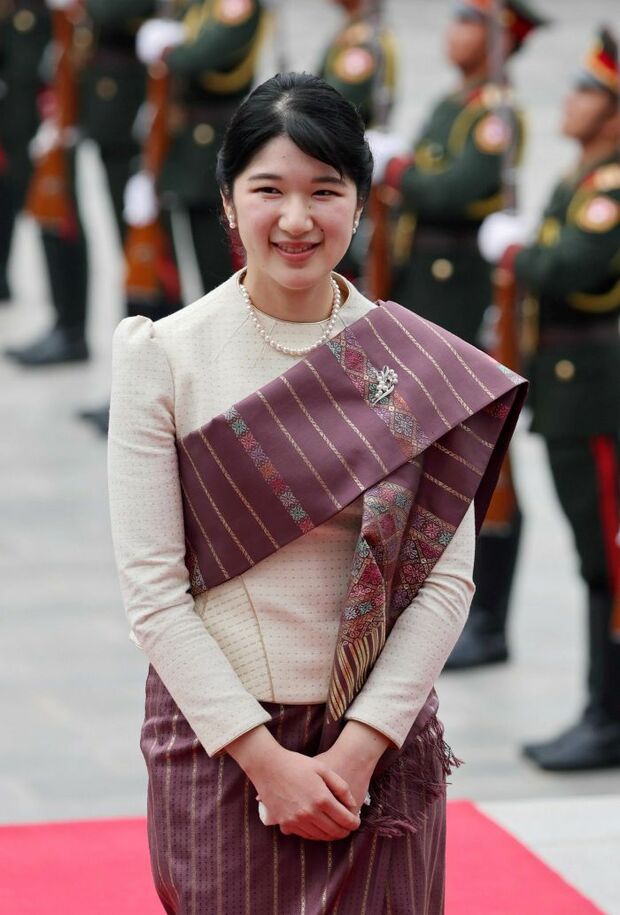 国家主席夫人から贈られた伝統衣装で、国家主席の表敬訪問に臨まれた愛子さま