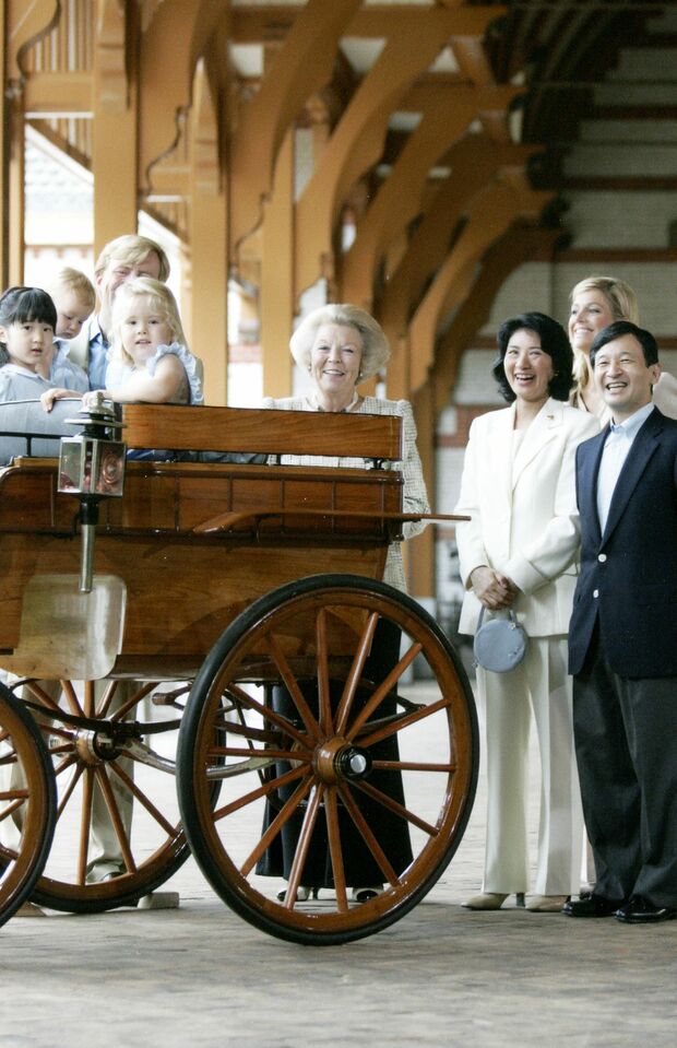 同年代の子どもたちがいるオランダ国王一家とも楽しく過ごされた愛子さま('06年8月)