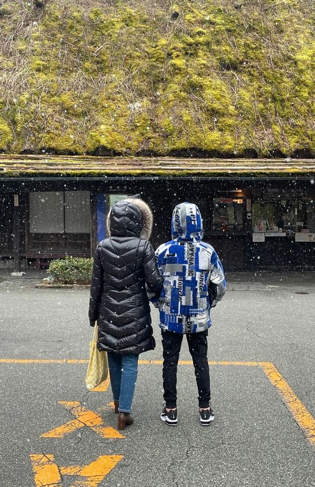 突然の猛吹雪！　これも旅の醍醐味ですね（加藤綾菜コラムより）