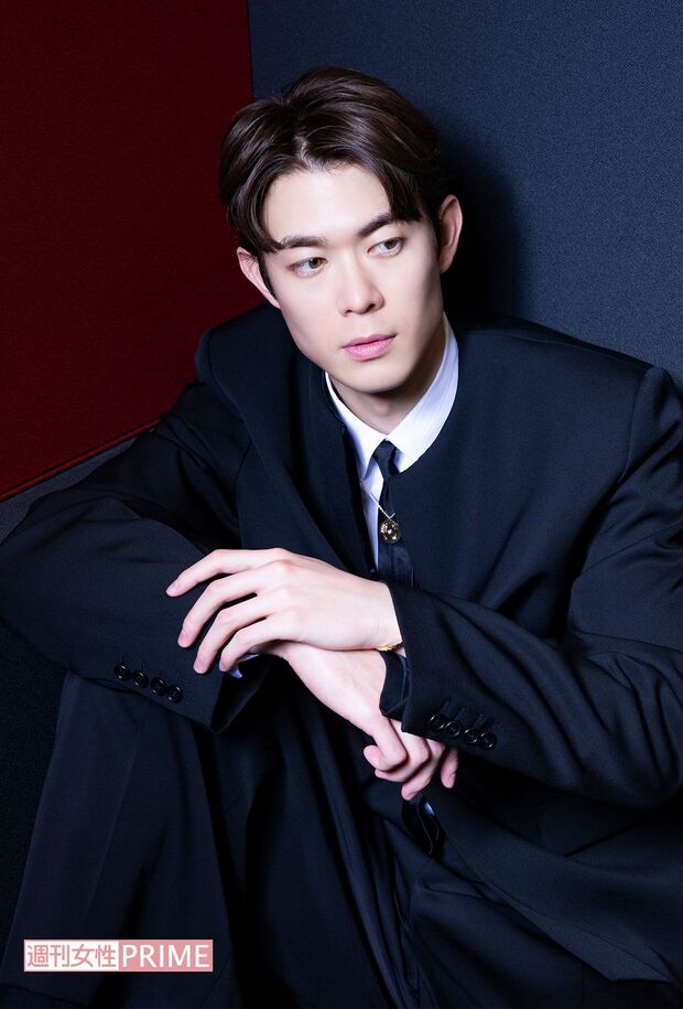 宮沢氷魚　撮影/吉岡竜紀 　スタイリスト/末廣昂大 　ヘアメイク/古久保英人（OTIE）