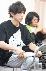 稽古場にカメラが入ると「取材が入ってるからちゃんとしたいじゃん！（笑）」とふざけていたものの、芝居が始まると、この真剣な表情。さすが！　撮影／高梨俊浩