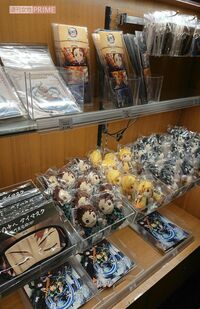 集客が落ち込んでいた映画館にとって待望のヒット作。館内で販売しているグッズの売れ行きも好調