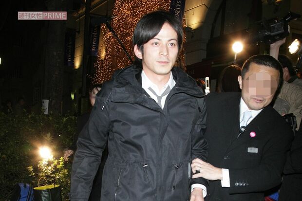2008年3月、高岡蒼佑（当時は蒼甫）さんと宮崎あおいの披露宴に出席した岡田准一