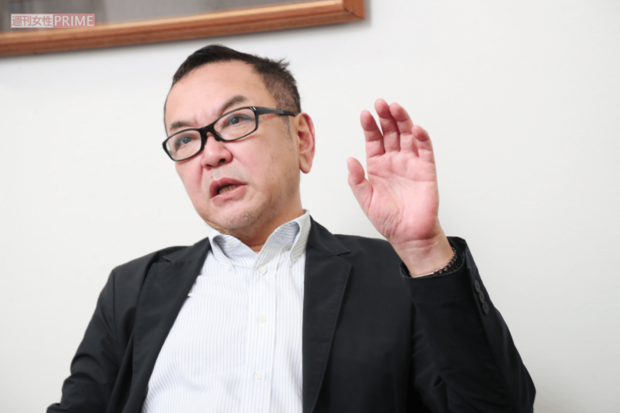 米国で学んだことについて、「フロイトが言ってる無意識なんてインチキだっていうことが、いちばん勉強になったよね。日本では改善例を示しても、『そんなことフロイトは言ってない』と否定される。日本の精神分析が恐ろしく古いってことがわかった」と語る和田さん（撮影／近藤陽介）