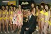 2004年、野田義治氏と小池栄子、MEGUMI、佐藤江梨子らイエローキャブタレント