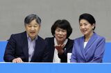 バドミントンを観戦された両陛下。終始にこやかにご覧になっていた