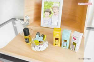 高齢者が火を使う危険性などを配慮して、線香の替わりにアロマの香りを使う『火を使わないミニ仏壇』も