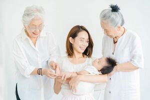 お互いの“知恵”を出し合ってこそ、子どもにとってもいい子育てになるに違いない　※写真はイメージです