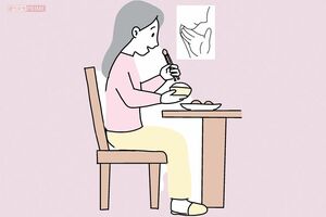 誤嚥を防ぐ食事の工夫 イラスト/赤松かおり