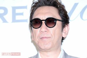 布袋寅泰　100曲を超える数多くの歌詞を提供してきた