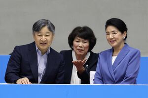 バドミントンを観戦された両陛下。終始にこやかにご覧になっていた