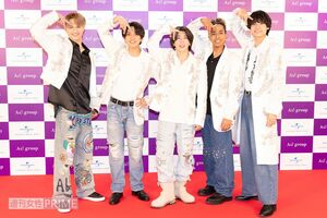 2024年デビューのAぇ!group(左から)小島健、正門良規、末澤誠也、草間リチャード敬太、佐野晶哉