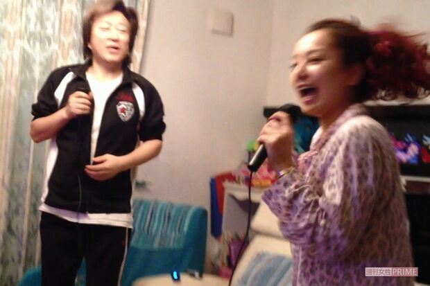 '13年１月高橋ジョージと三船美佳の自宅カラオケ（画像は高橋提供）