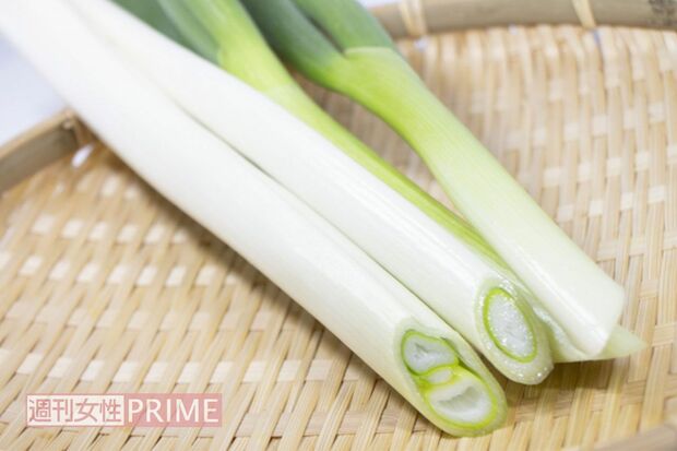 ＋ねぎ　食べるだけで疲れが吹き飛ぶ「ねぎやにんにく、しょうがなどに含まれる硫化アリルが納豆のビタミンB1の吸収を高めます。疲労回復に役立ちますよ」
