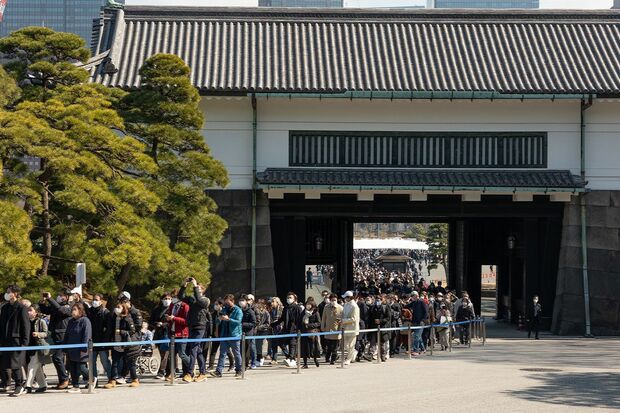 天皇陛下のお誕生日の一般参賀に参賀できたのは、当選した人のみ。抽選倍率は12.6倍だった