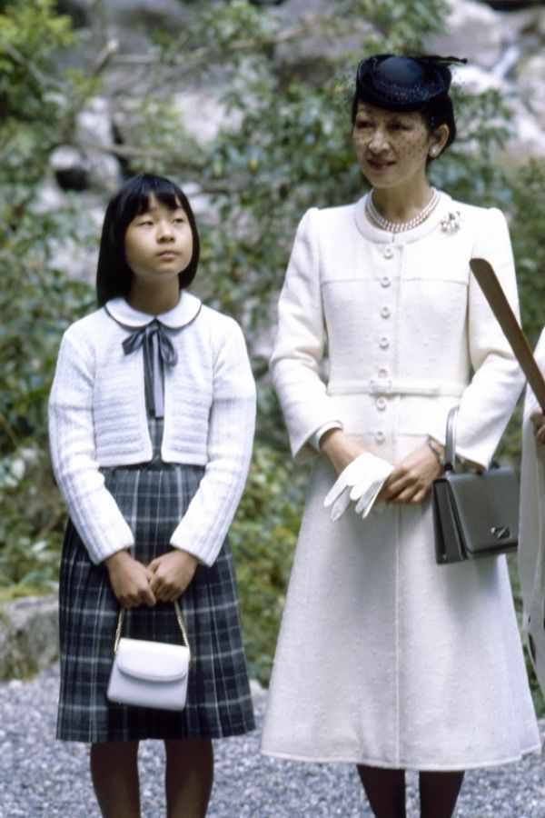 民間に嫁ぐ清子さん（当時・紀宮）のために、母娘ふたりで日本各地を旅行されていた（’80年11月・和歌山県）