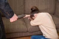 夫が娘のしつけで包丁を持ち出し修羅場に! それでも離婚しない妻が突きつけた「誓約書」