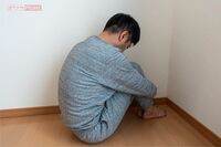 中高年のひきこもりは61万人以上!親の年金が命綱、老いた親の死後に訪れる困窮・共倒れリスク