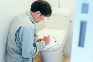 通常数千円で終わるトイレのつまり解消が数十万円～になる被害も報告されている（※写真はイメージです）