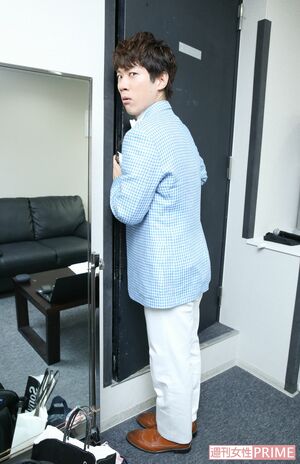 本番前、こっそり客席をのぞいて「いつまでたっても緊張には慣れませんね……」　撮影／吉岡竜紀