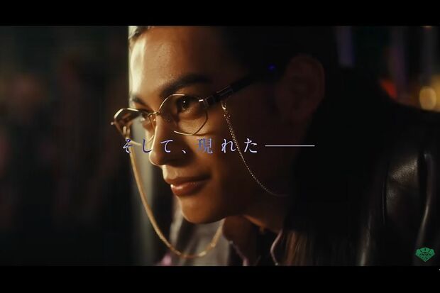 神尾楓珠が出演する映画『パリピ孔明THEMOVIE』(公式YouTubeより)