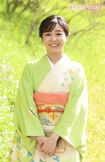 2025年4月22日に催された「園遊会」で、うぐいす色の着物に身を包まれた佳子さま