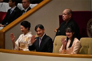 2020年の初場所、ご一家で相撲を観戦される天皇陛下、雅子さま、愛子さま