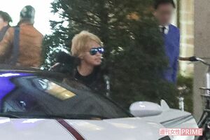 銀座に愛車で降り立つ手越祐也