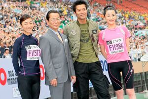 '07年の『相棒−劇場版−』での鈴木沙羽さん（写真右）