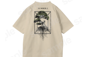 疑惑のTシャツ(TOBE公式サイトより)