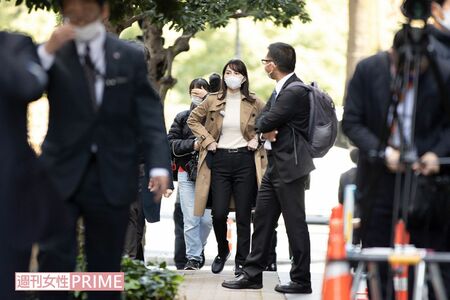 取材現場のTBS山本恵里伽アナ