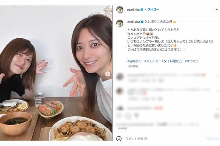 尾崎里紗(左)と笹崎のツーショット。笹崎の姿に心配の声があがった(尾崎のインスタグラムより)